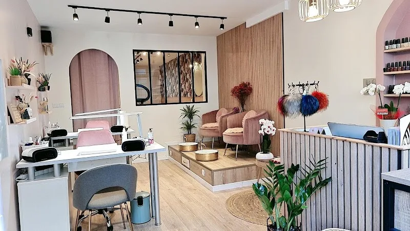 Halinh Beauté - Onglerie Rennes - Photo de couverture - OneBooking