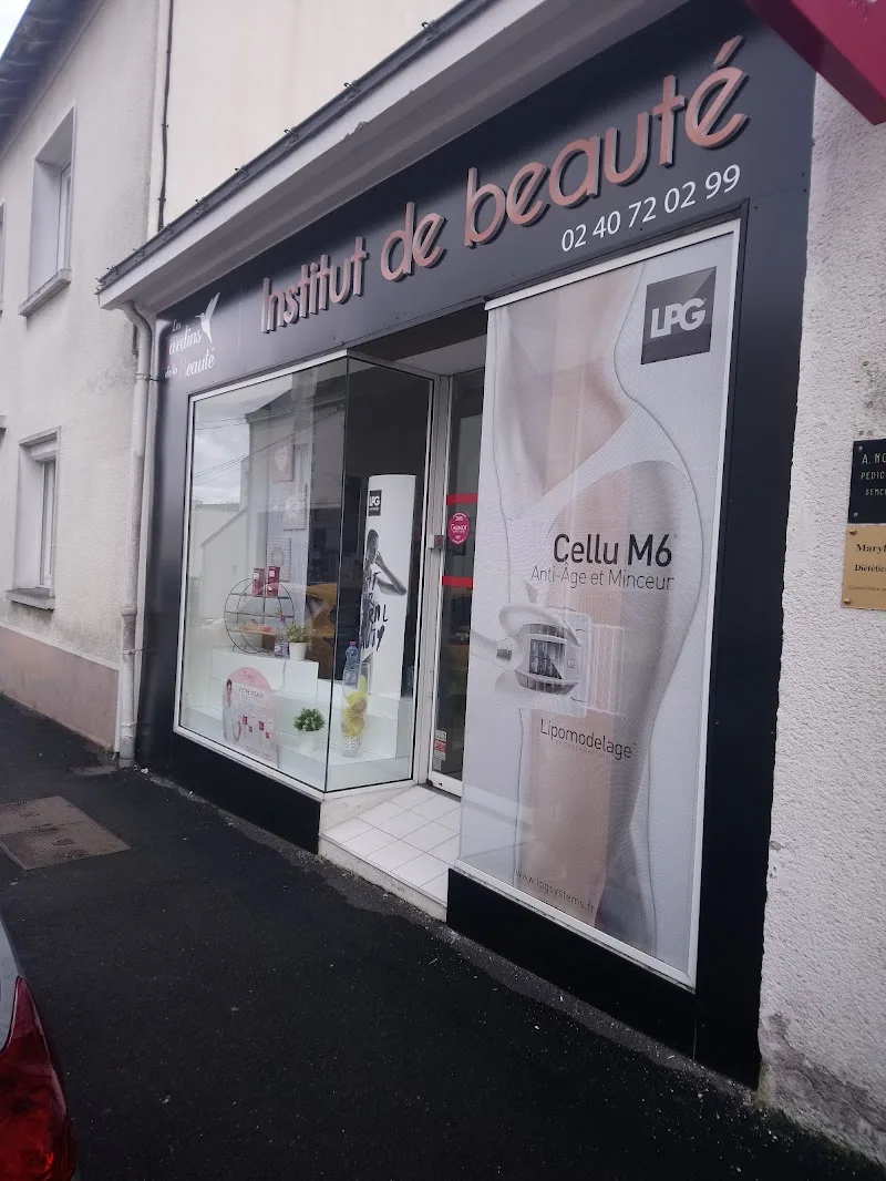 Les jardins de la beauté - Sourcils & cils Nantes - Photo de couverture - OneBooking