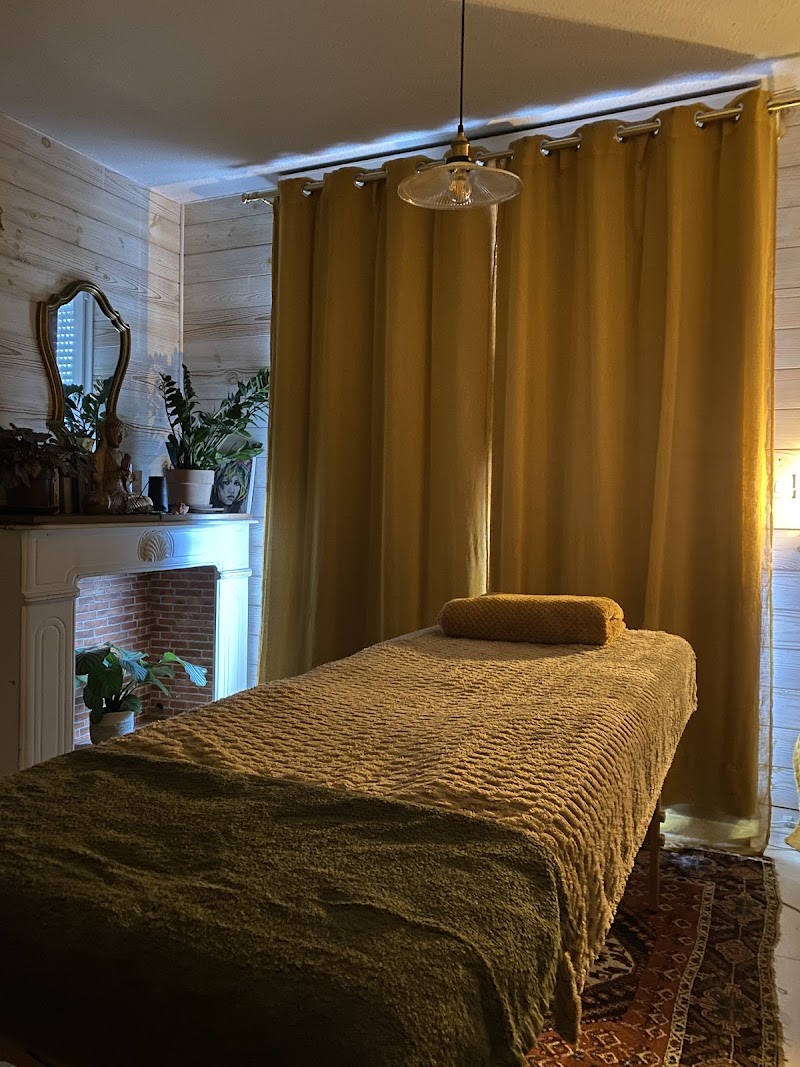 Stephanie Lazzarotto Kobido et Maderothérapie La Rochelle et île de Ré - Massage La Rochelle - Photo de couverture - OneBooking