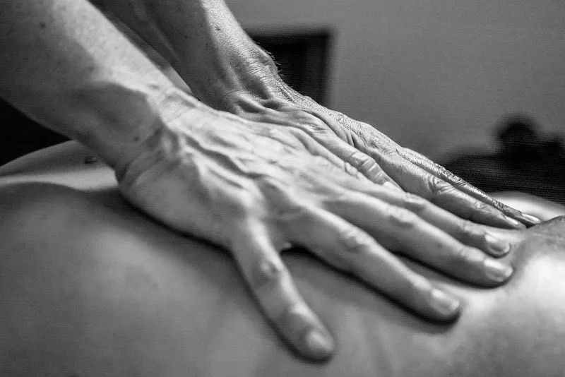Les Mondes Flottants : massage et fasciathérapie