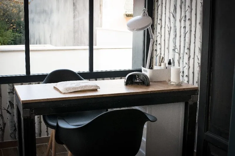 Easy Beauté - Onglerie Poitiers - Photo de couverture - OneBooking