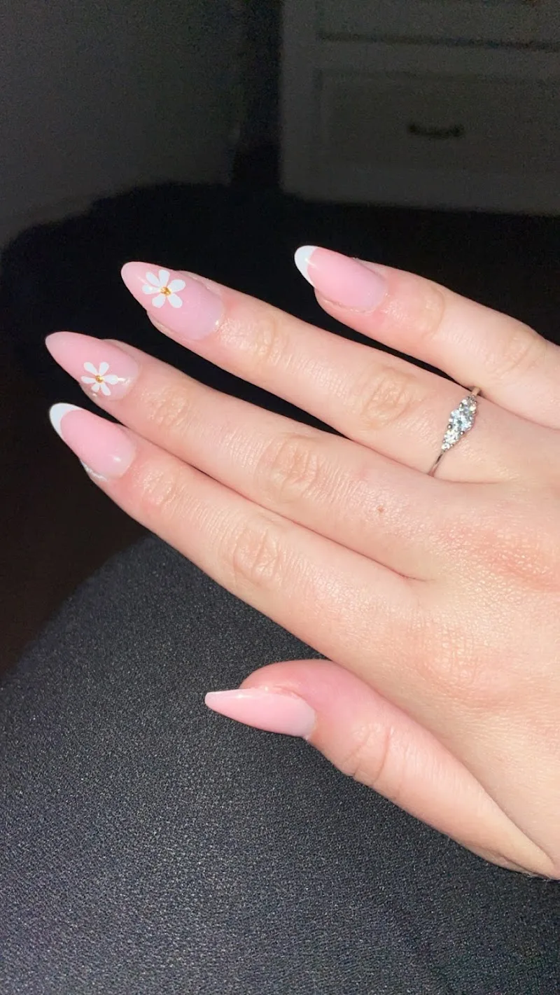 Mav Nails | Prothésiste ongulaire diplômée | Poitiers 86