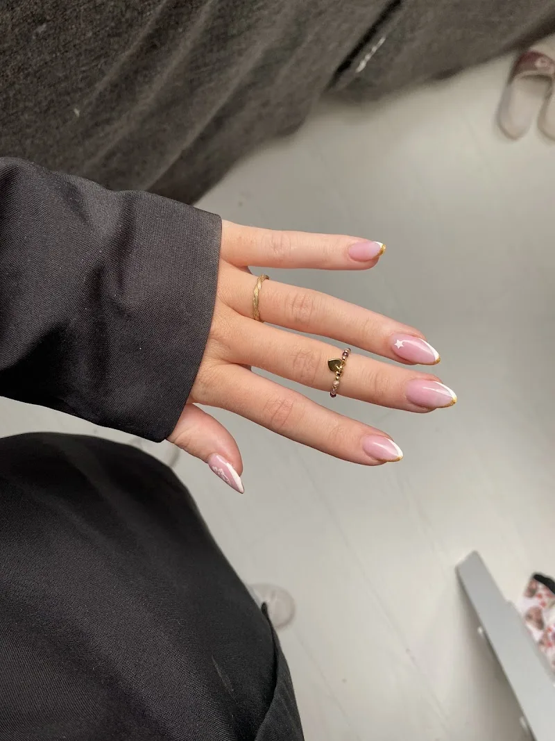 NailsbyL59 - Ongle en gel - Manucure - Gainage - Onglerie Lille - Photo de couverture - OneBooking