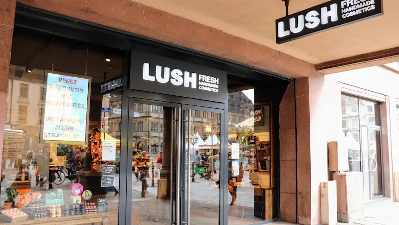 LUSH Cosmetics Strasbourg - Maquillage Strasbourg - Photo de couverture - OneBooking