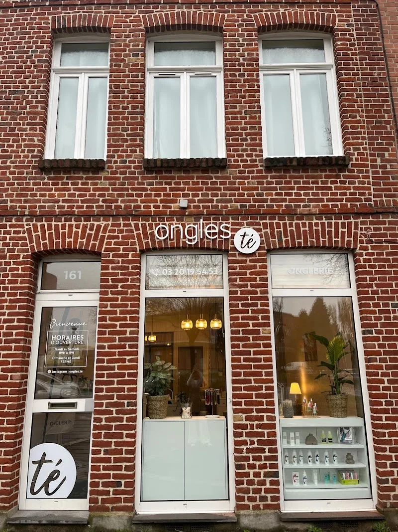 Ongles Té - Onglerie Lille - Photo de couverture - OneBooking