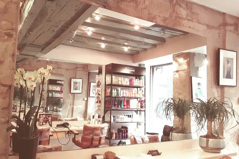 Salon De Coiffure By Anaïs M