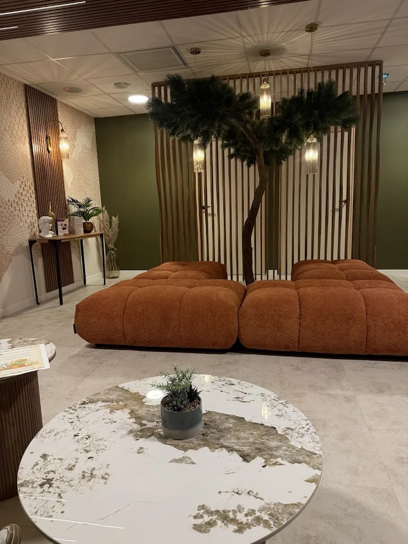 Le jardin de saé - Sourcils & cils Saint-Étienne - Photo de couverture - OneBooking