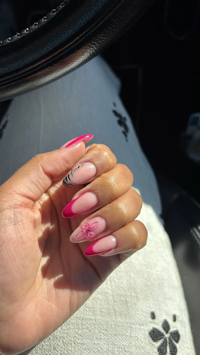 Ongle toulouse laure nails - Onglerie Toulouse - Photo de couverture - OneBooking