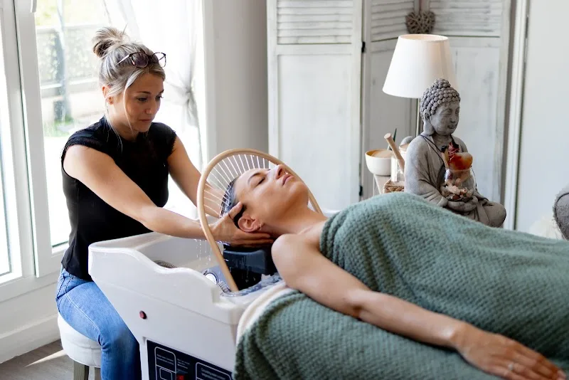 Le head spa d'Anaïs Caen, institut de beauté et centre de formation head spa - Coiffure Caen - Photo de couverture - OneBooking