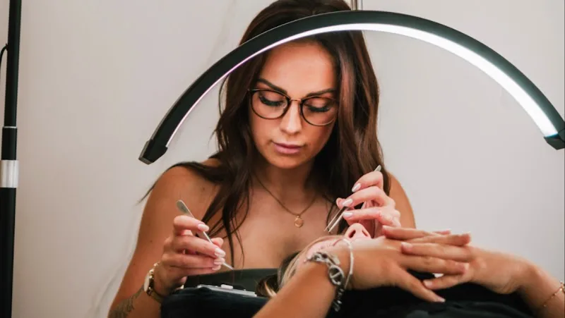 House of Care - Cils - Microblading - Sourcils & cils Bordeaux - Photo de couverture - OneBooking