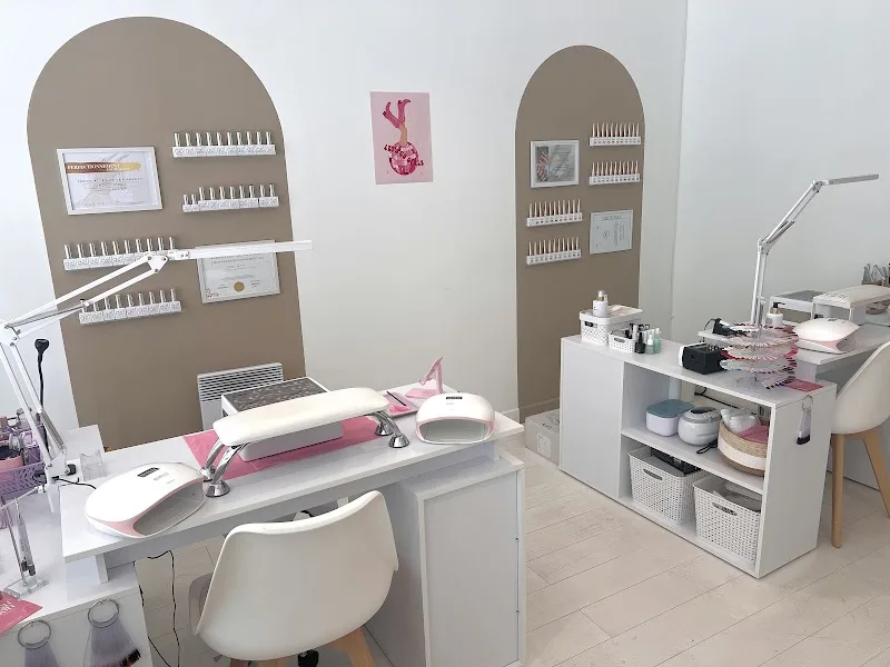 MAISON UNIQUE - Salon multiprestations Bordeaux - Sourcils & cils Bordeaux - Photo de couverture - OneBooking