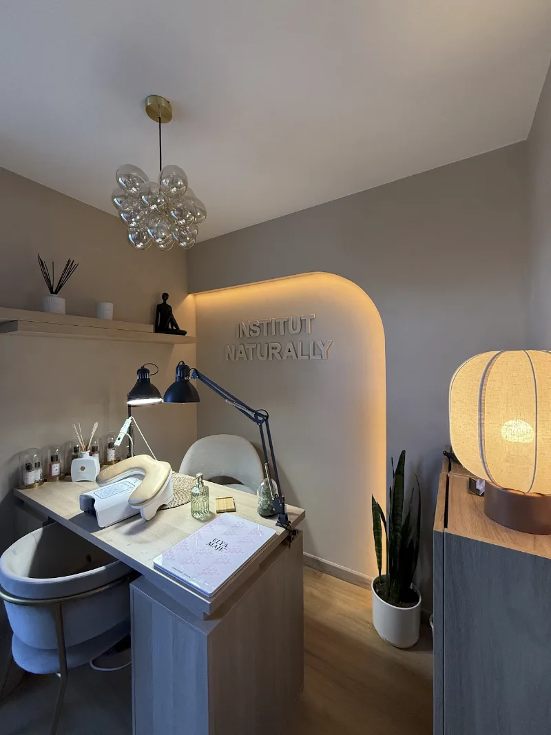 Institut Naturally - Sourcils & cils Clermont-Ferrand - Photo de couverture - OneBooking