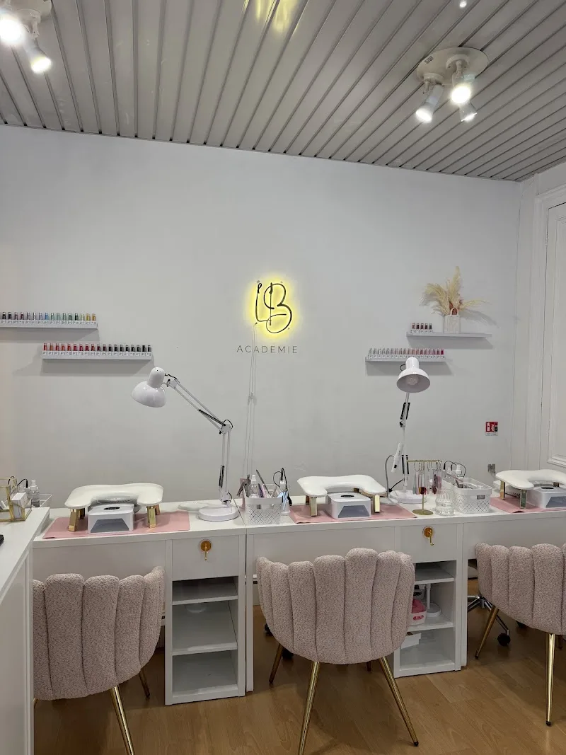 Langourbeauty - Onglerie Bordeaux - Photo de couverture - OneBooking