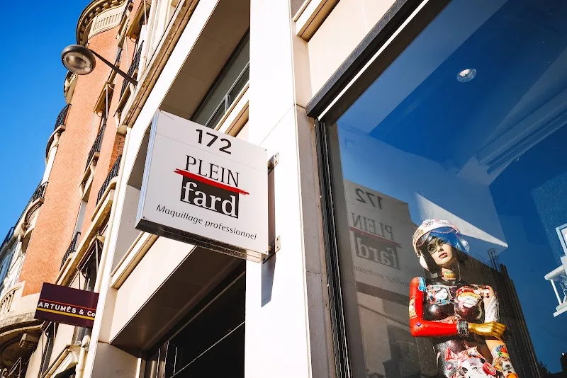 Plein Fard - Maquillage Paris - Photo de couverture - OneBooking