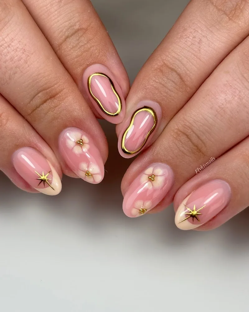 FlykisNails - Prothésiste Ongulaire - Onglerie Bastia - Photo de couverture - OneBooking
