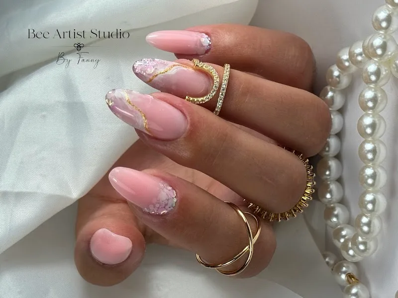 NKnails Fanny BeeArtistStudio - ONGLES | CILS | SOURCILS