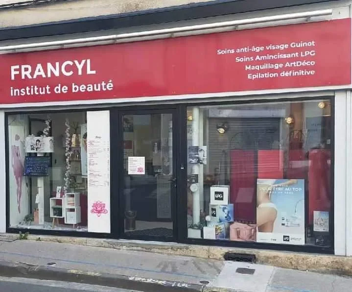FRANCYL - Onglerie Nevers - Photo de couverture - OneBooking