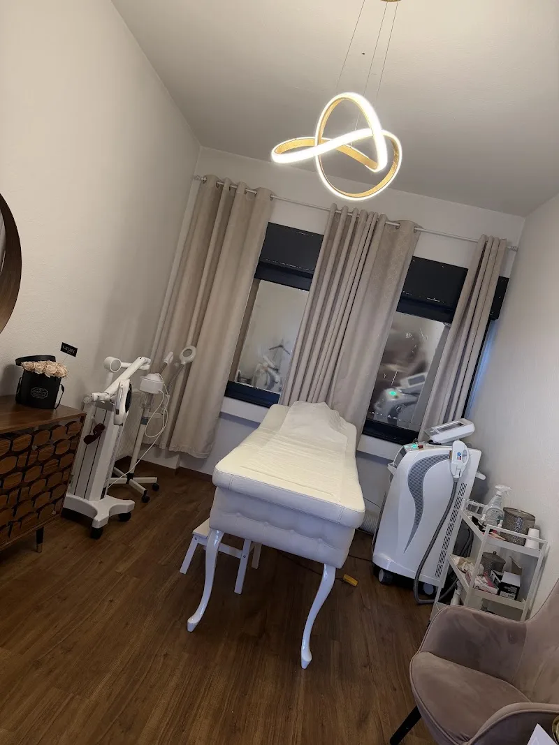 MK Skin Beauty : Epilation, Blanchiment dentaire, Microneedling Strasbourg