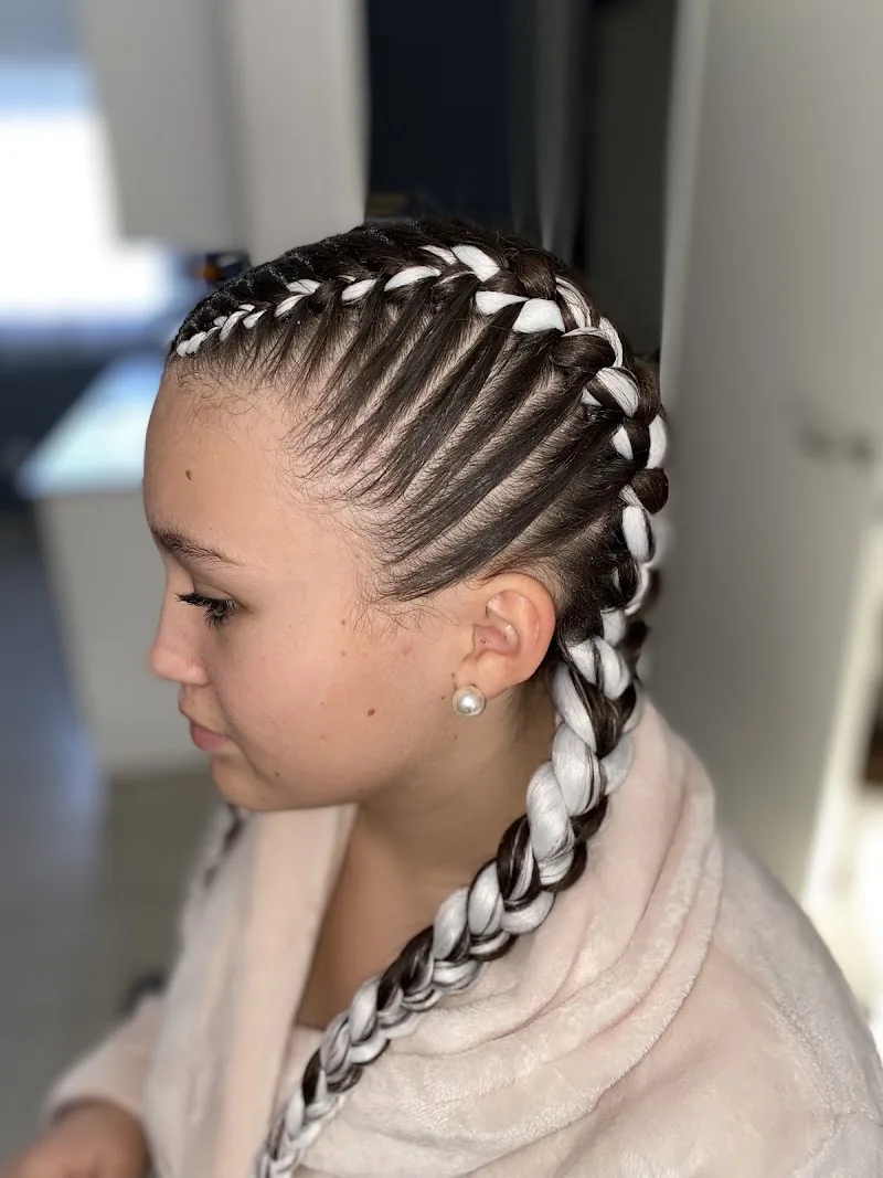 Kamar beauty - Coiffure Poitiers - Photo de couverture - OneBooking