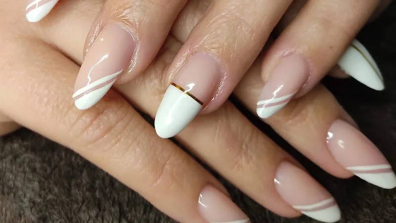 Les Ongles de Maryloo - Toulouges - Onglerie Perpignan - Photo de couverture - OneBooking