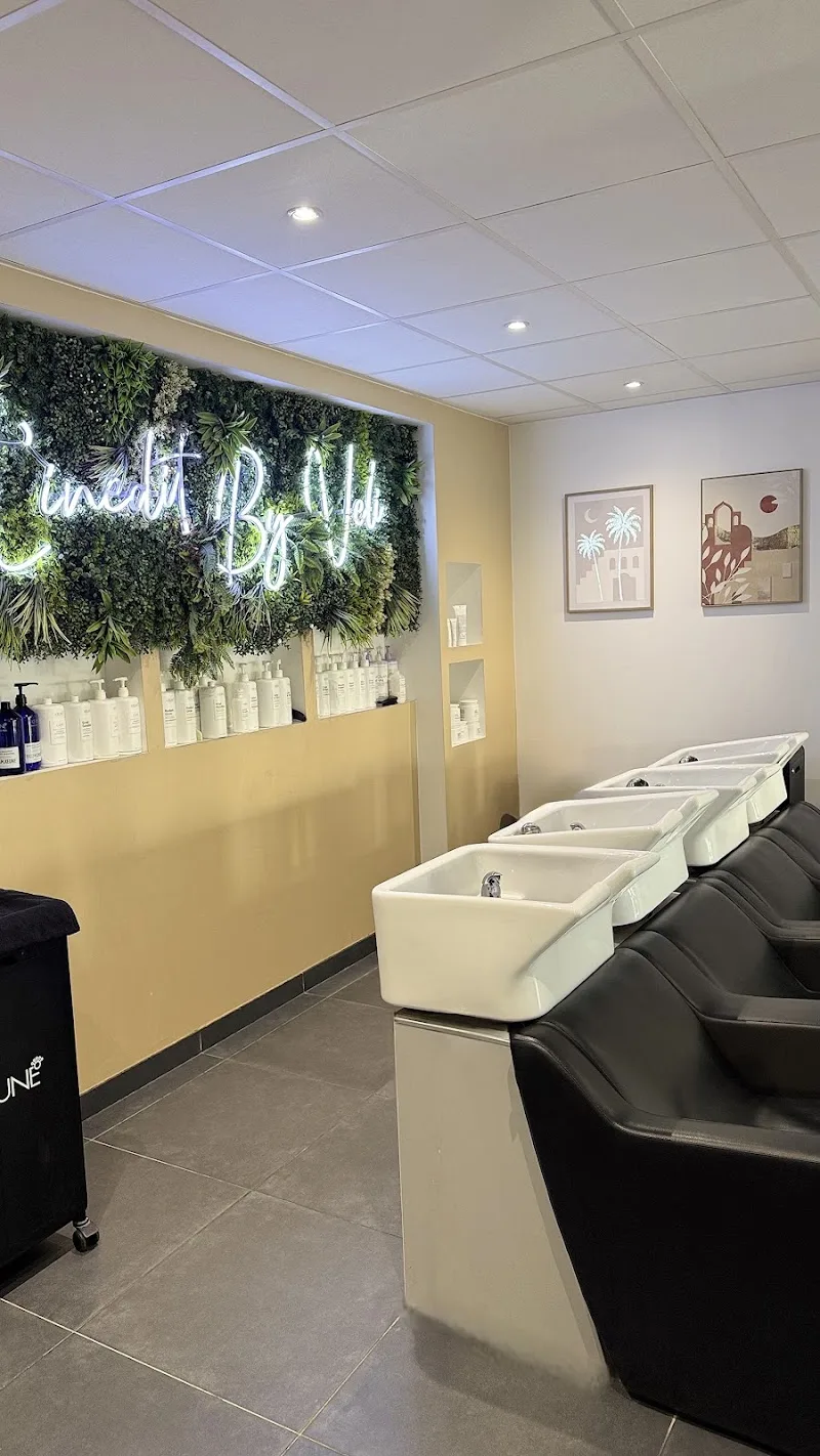 L’inédit by Veli & Les Beautés de Flora | Coiffure & Esthétique