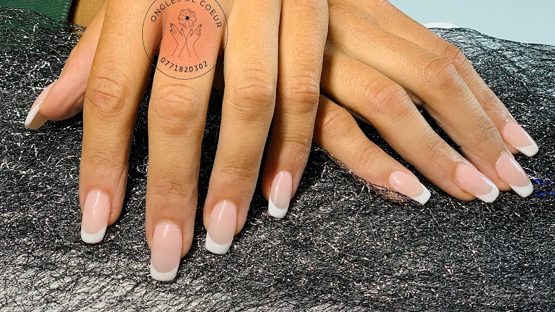 Ongles de cœur