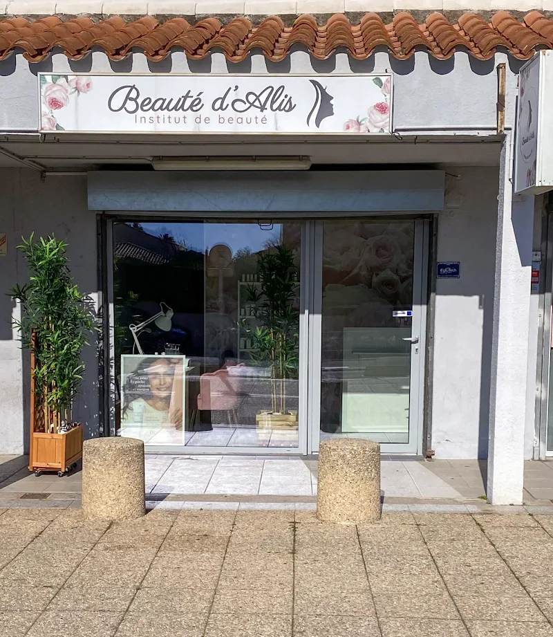 Institut Beauté d'Alis - Sourcils & cils Perpignan - Photo de couverture - OneBooking