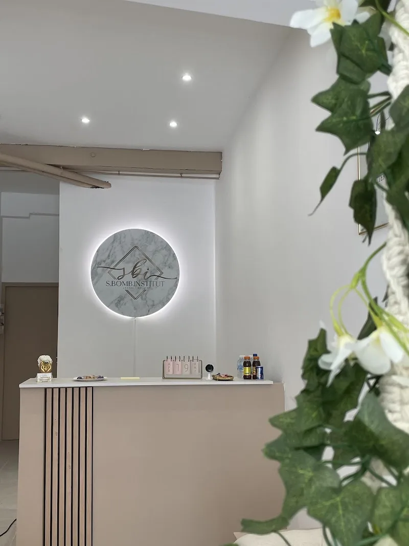 SBomb Institut - Sourcils & cils Toulouse - Photo de couverture - OneBooking