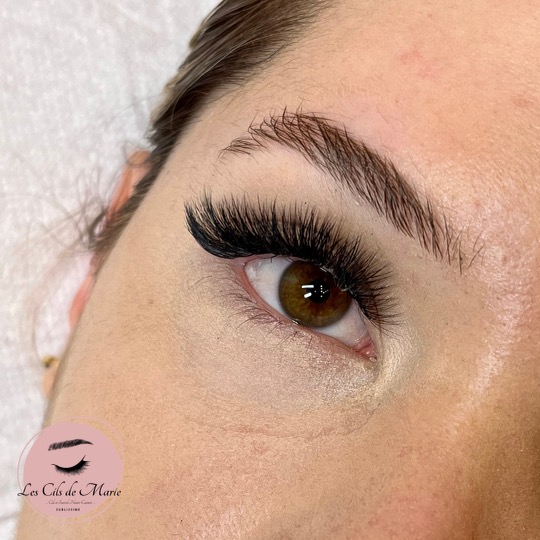 Cils de Marie - Marais 75003 - Sourcils & cils Paris - Photo de couverture - OneBooking