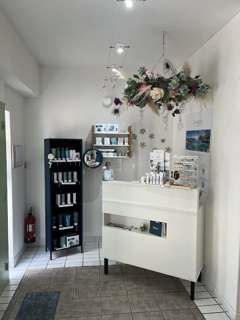 𝑯𝒂𝒓𝒎𝒐𝒏𝒊𝒆 Institut de Beauté - Onglerie Auxerre - Photo de couverture - OneBooking