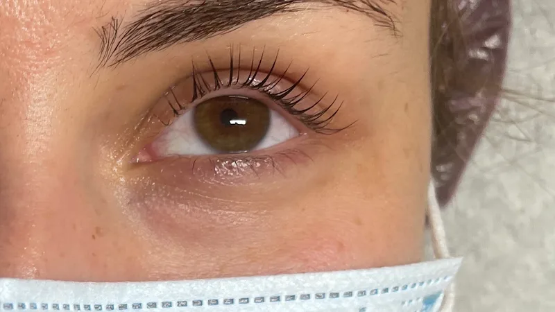 Cils & style - Sourcils & cils Nîmes - Photo de couverture - OneBooking