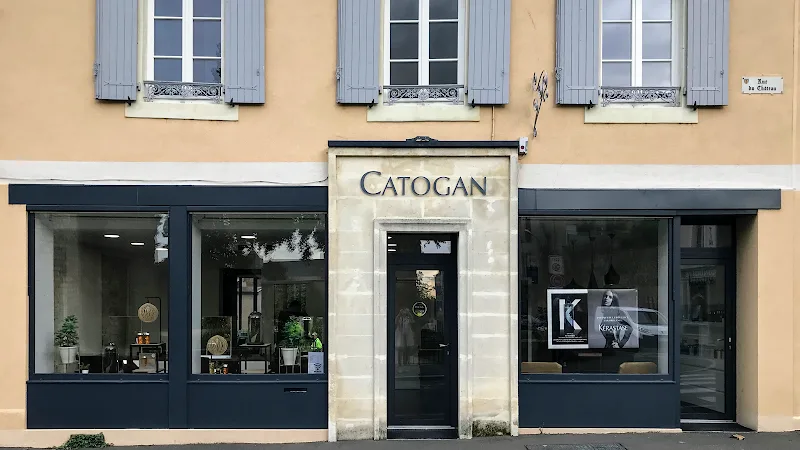 Catogan - Coiffure Le Mans - Photo de couverture - OneBooking