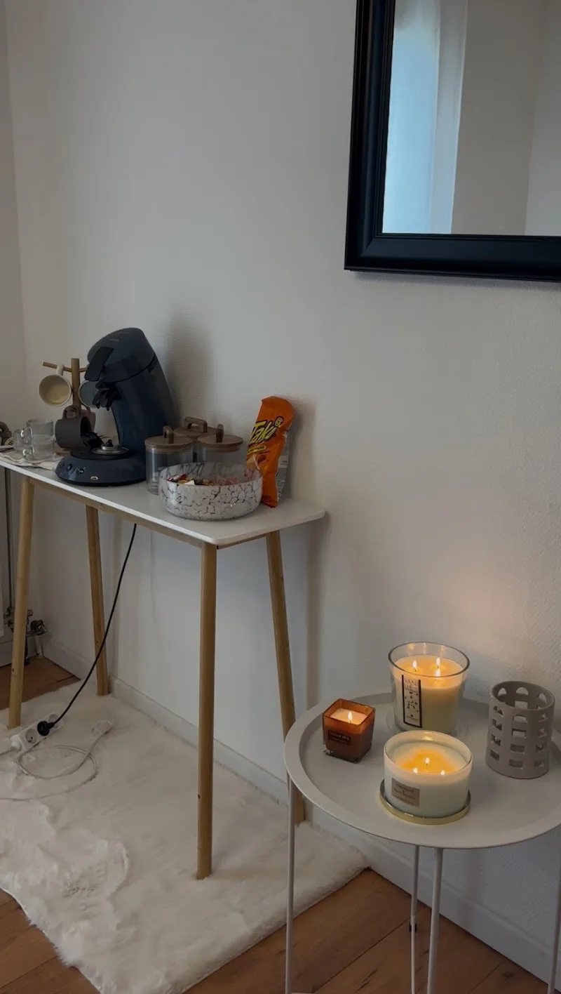 No Naiilss - Onglerie Poitiers - Photo de couverture - OneBooking