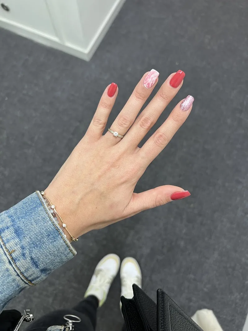 Karisa Ongles - Onglerie Lyon - Photo de couverture - OneBooking