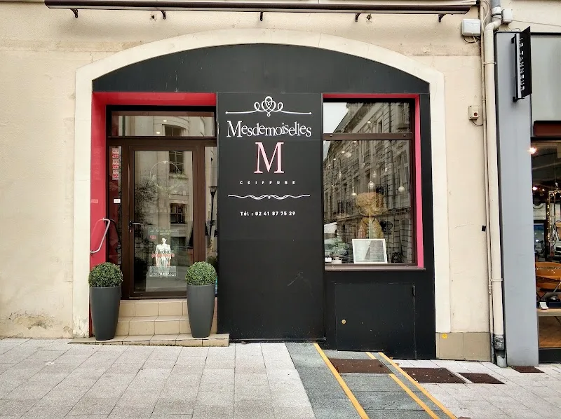 Mesdemoiselles M