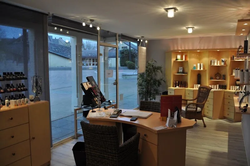 EL INSTITUT - Onglerie Caen - Photo de couverture - OneBooking