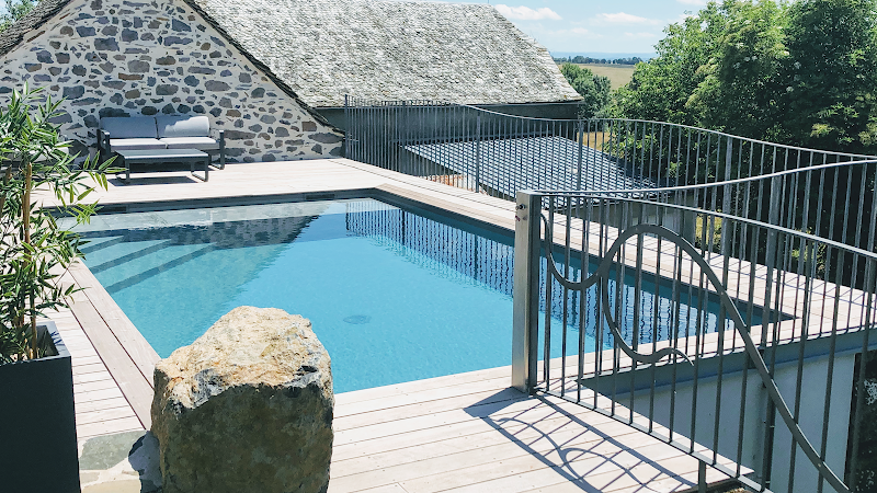 Piscines de France - Pisciniste Aurillac (15) - Construction de piscine - Spa Aurillac - Photo de couverture - OneBooking