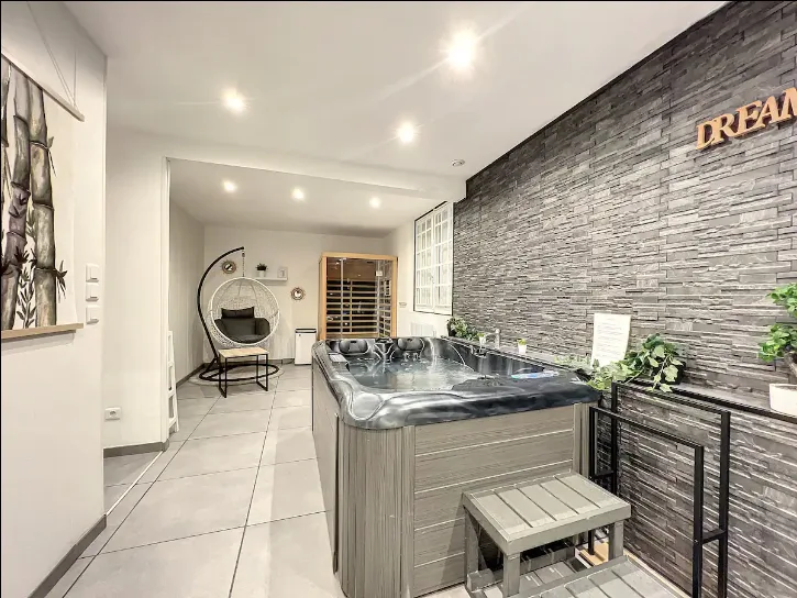 Appartement Jacuzzi & Sauna Brest - Spa Brest - Photo de couverture - OneBooking