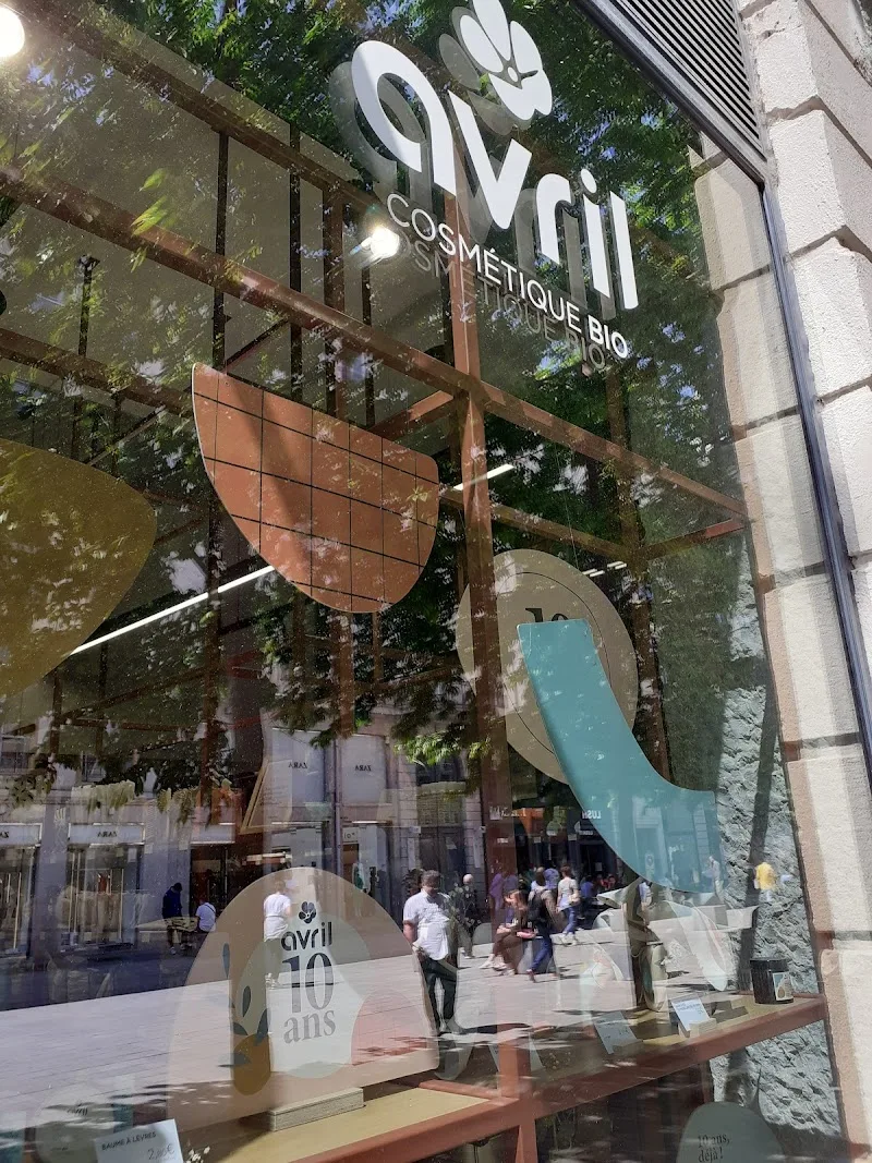 Boutique Avril Cosmétique Bio Lyon République - Maquillage Lyon - Photo de couverture - OneBooking