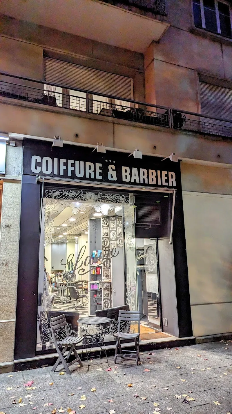 Coiffeur Barbier Laure - Barbier Grenoble - Photo de couverture - OneBooking