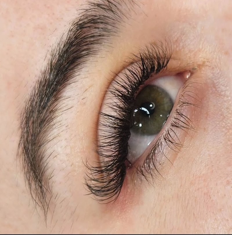 Alméa Beauté ( Maison Céleste ) - Sourcils & cils Limoges - Photo de couverture - OneBooking