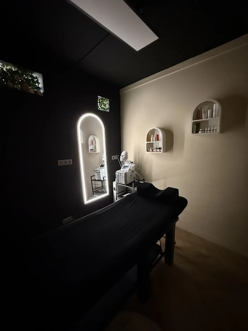 Beauty Studio by Em
