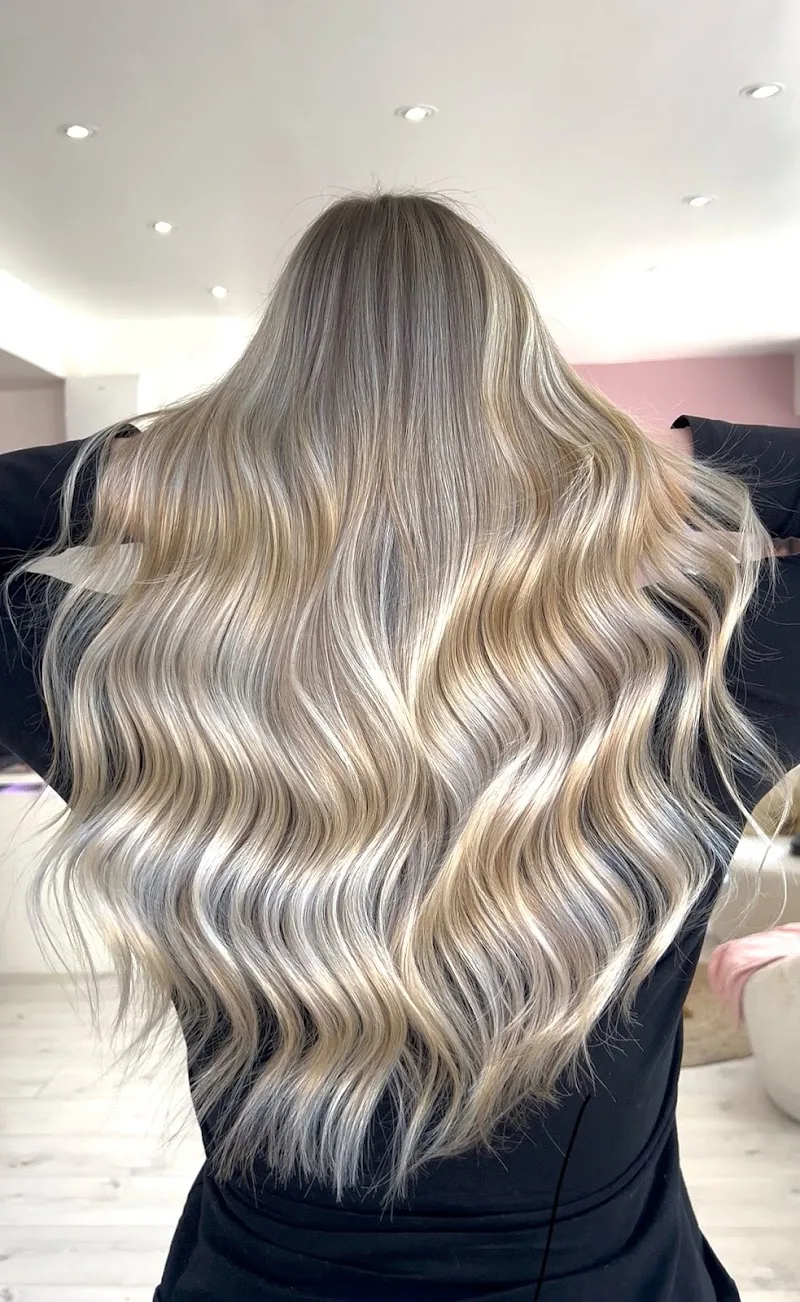 Blondie’s Coiffure - Coiffure Fréjus - Photo de couverture - OneBooking