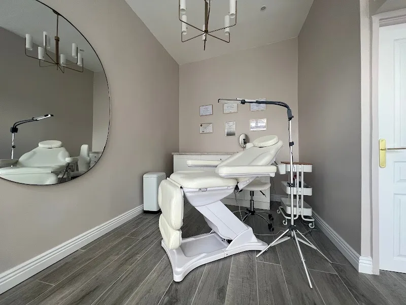 MAISON OPALE - Kenza Brows