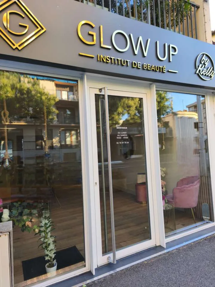 Glow'Up by Kelly