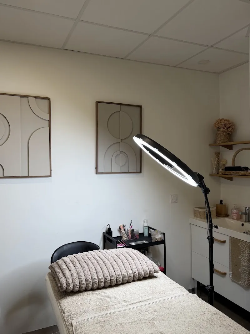 Myabrows - Épilation Bordeaux - Photo de couverture - OneBooking
