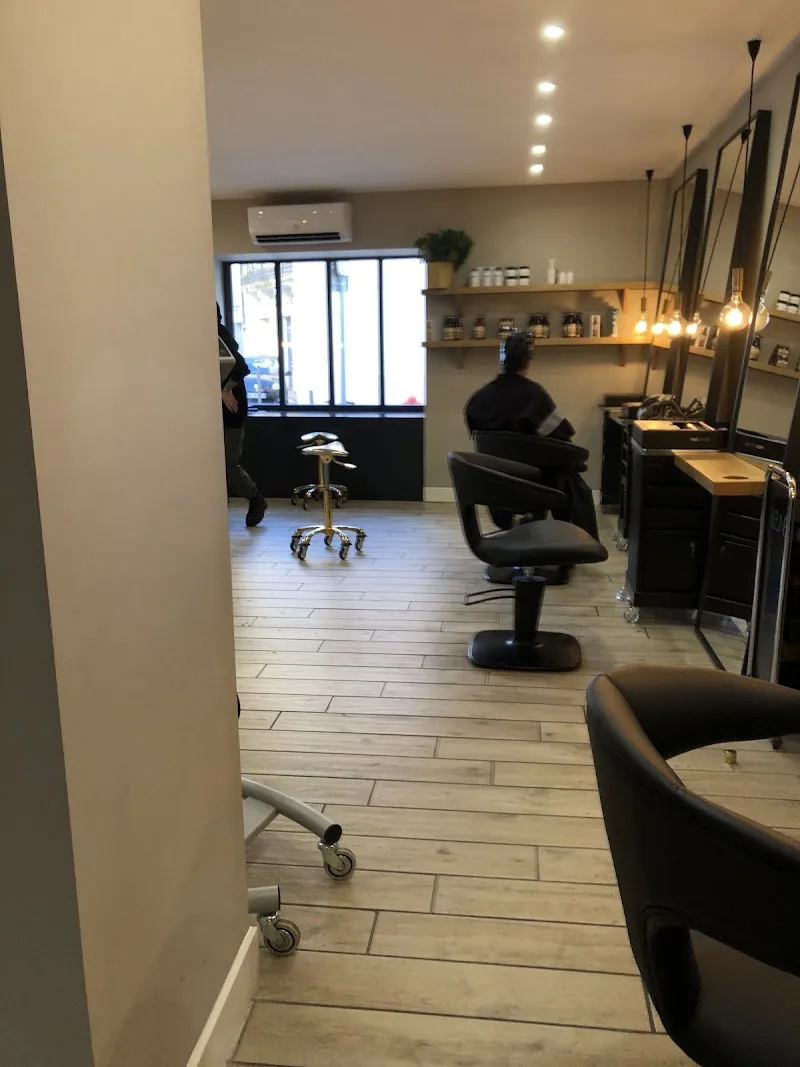 Atypique - Coiffure Sète - Photo de couverture - OneBooking