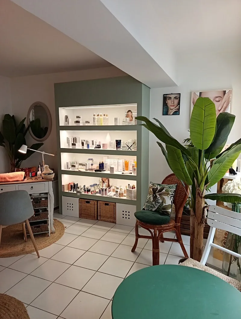 INSTITUT DE BEAUTE EMMANUELLE - Onglerie Bayonne - Photo de couverture - OneBooking