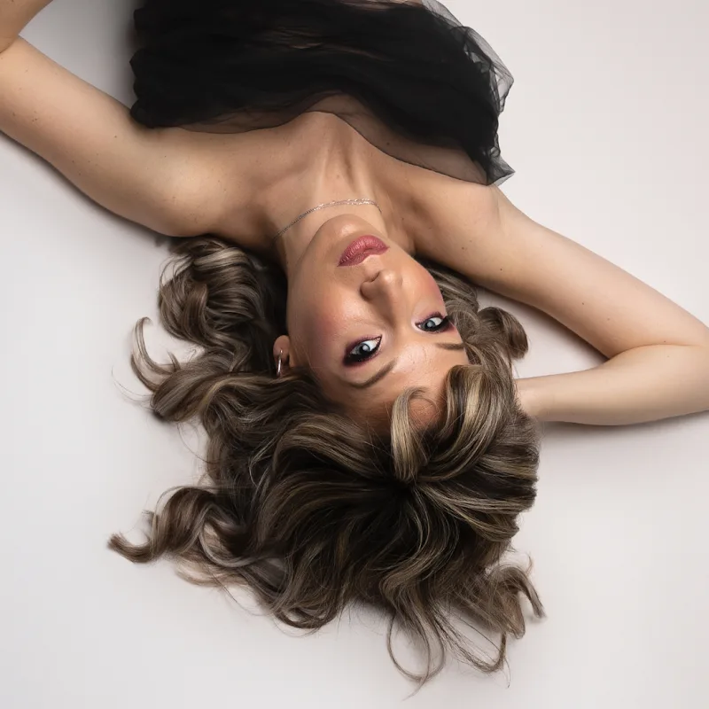 ANGE ET CILS - Maquilleuse Coiffeuse Mariage experte en Regard et Soins