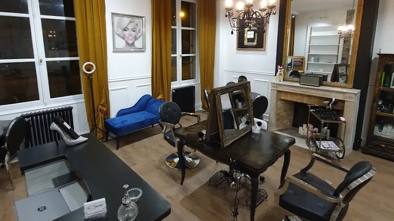 Le Boudoir by A. Coiffure